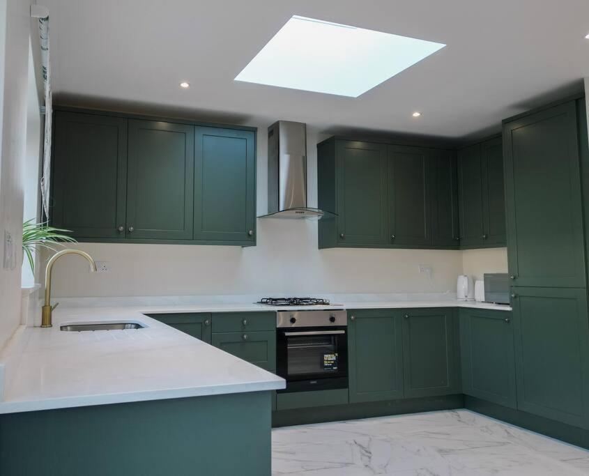 Homely & Peaceful Living Space Morden  외부 사진
