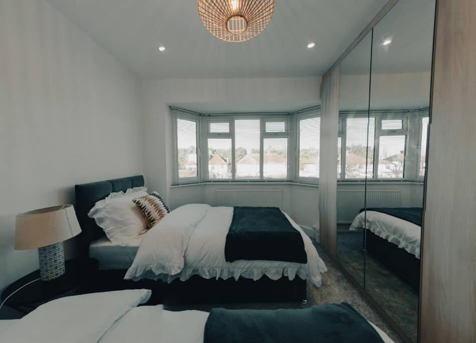 Homely & Peaceful Living Space Morden  외부 사진