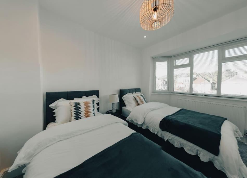 Homely & Peaceful Living Space Morden  외부 사진